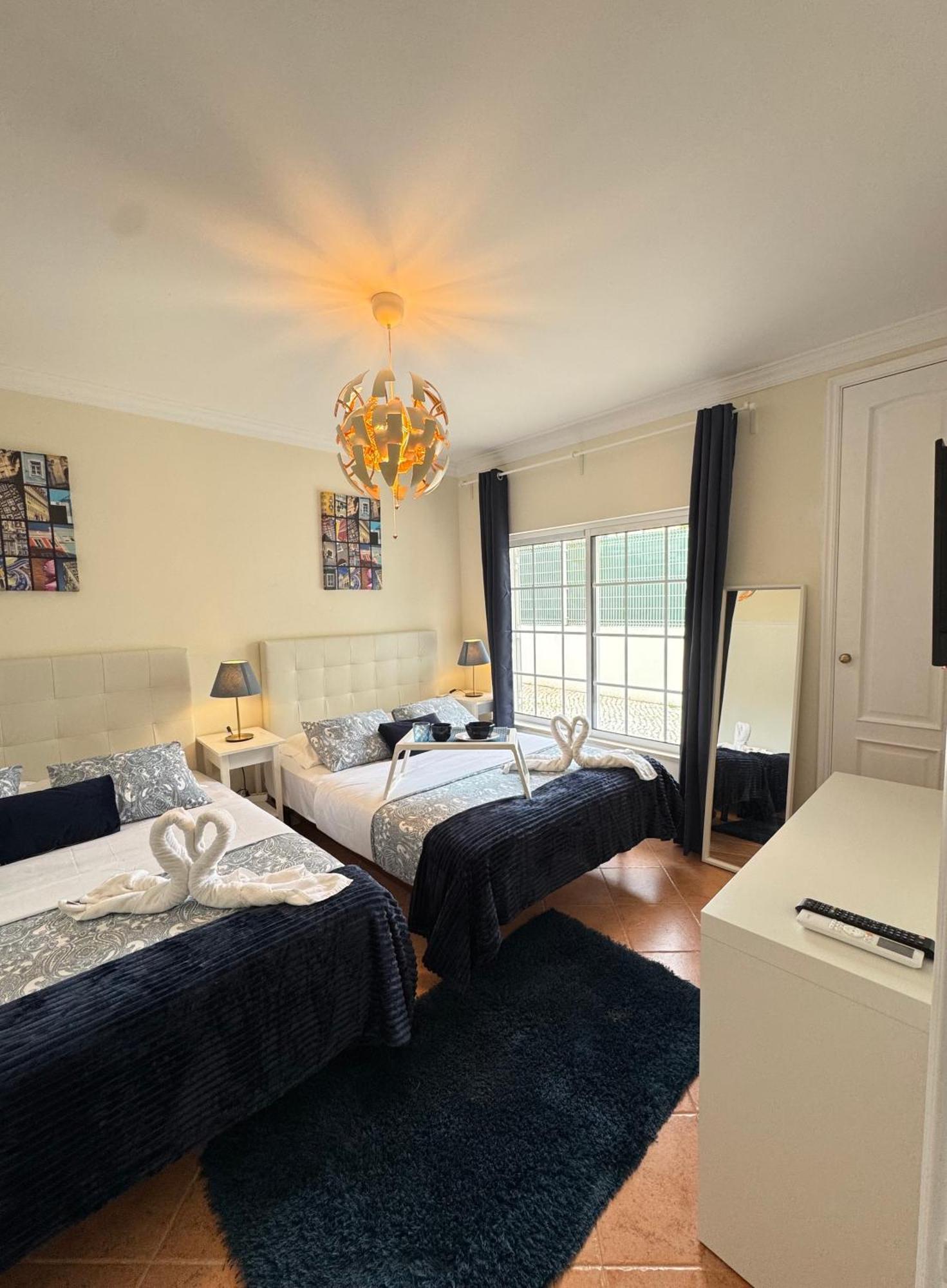 Villa Bonita Guesthouse Albufeira Old Town ภายนอก รูปภาพ