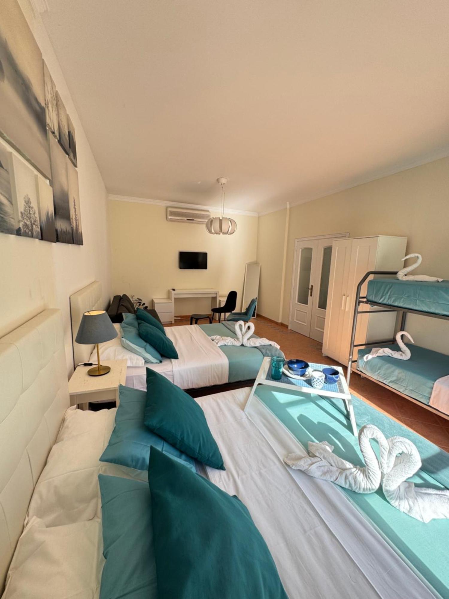 Villa Bonita Guesthouse Albufeira Old Town ภายนอก รูปภาพ