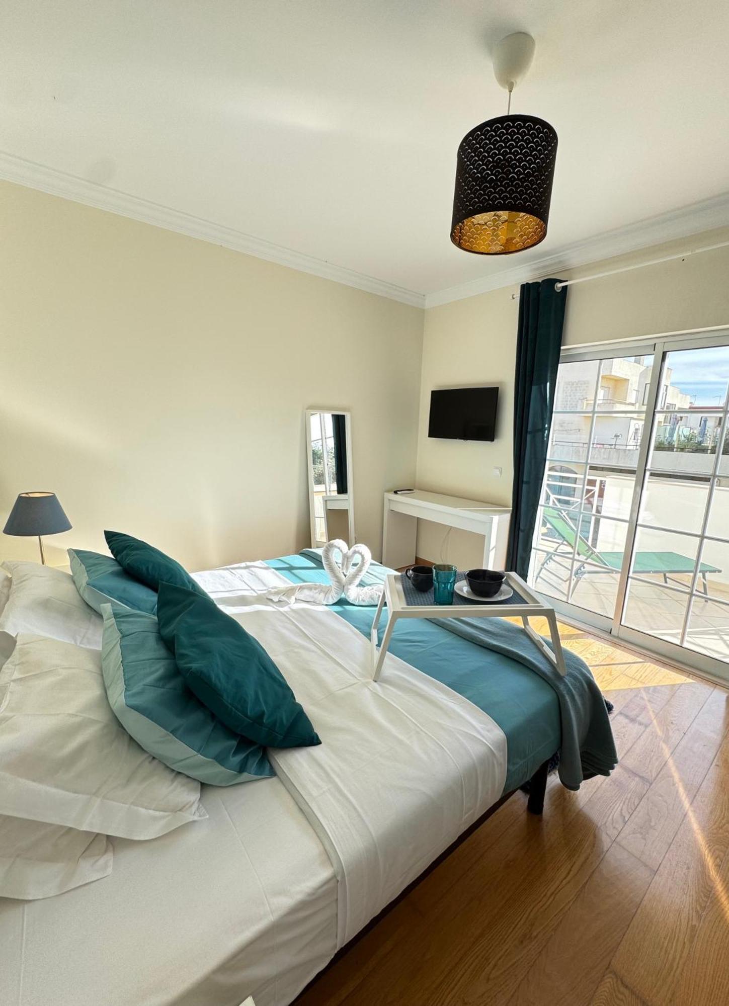 Villa Bonita Guesthouse Albufeira Old Town ภายนอก รูปภาพ