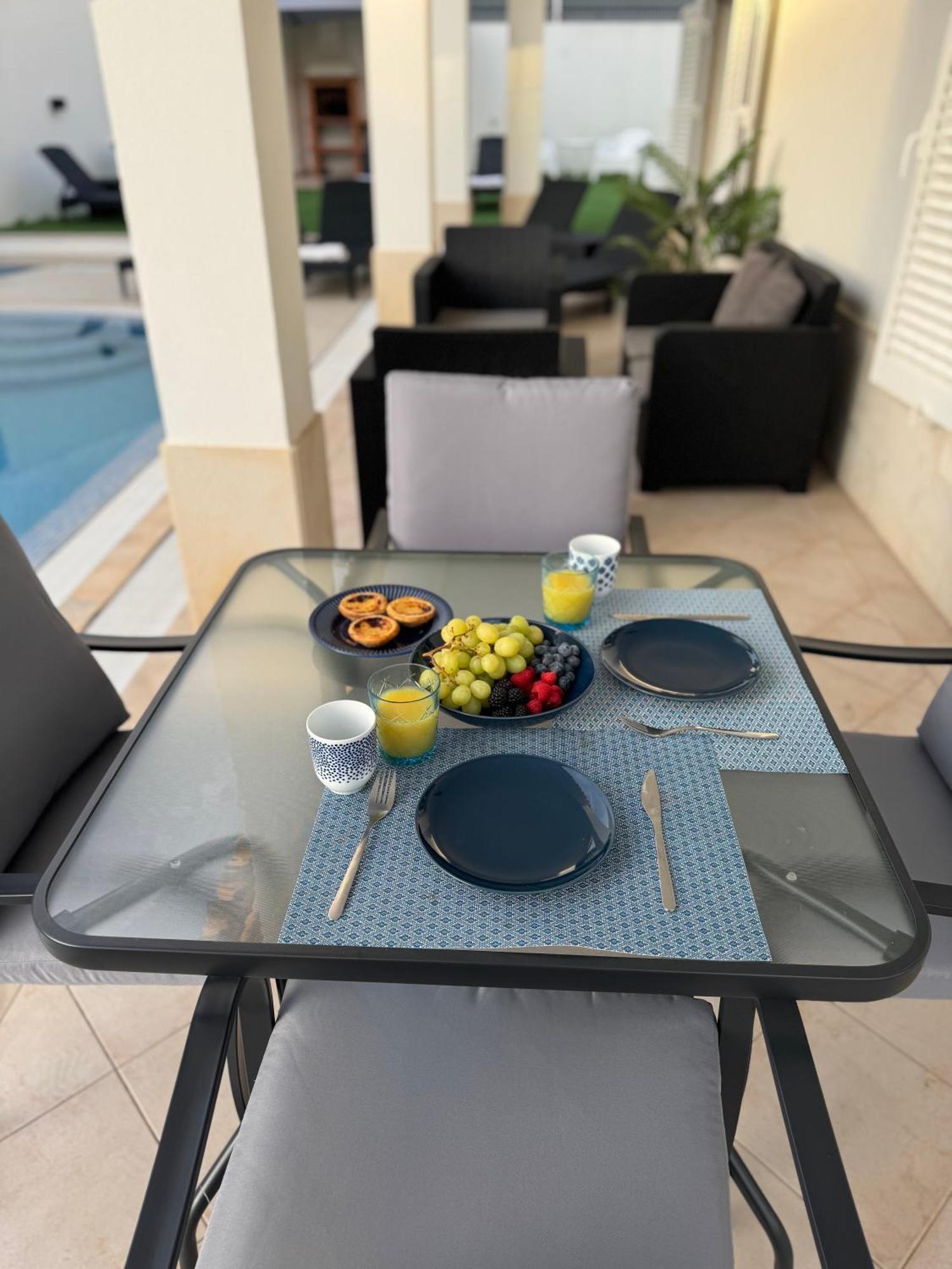 Villa Bonita Guesthouse Albufeira Old Town ภายนอก รูปภาพ
